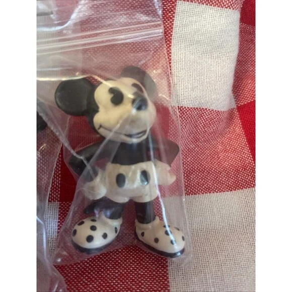 Lot Of 4 Black & White Vintage Bully Disney 2.7” Rare Toy Mickey Minnie Donal - Picture 8 of 11